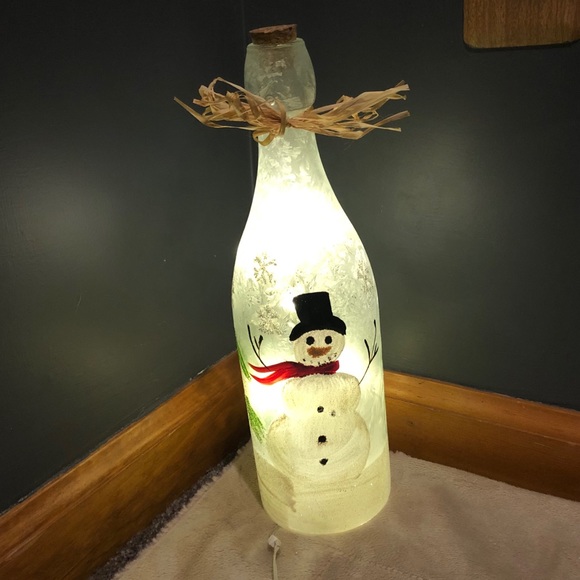 ⛄️ LED Snowman Bottle Decor ⛄️ - Picture 3 of 9